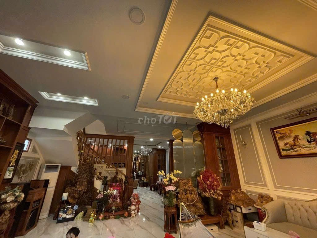 Loa loa.. chính chủ cần bán gấp nhà biệt thự mini nội thất gỗ cao cấp