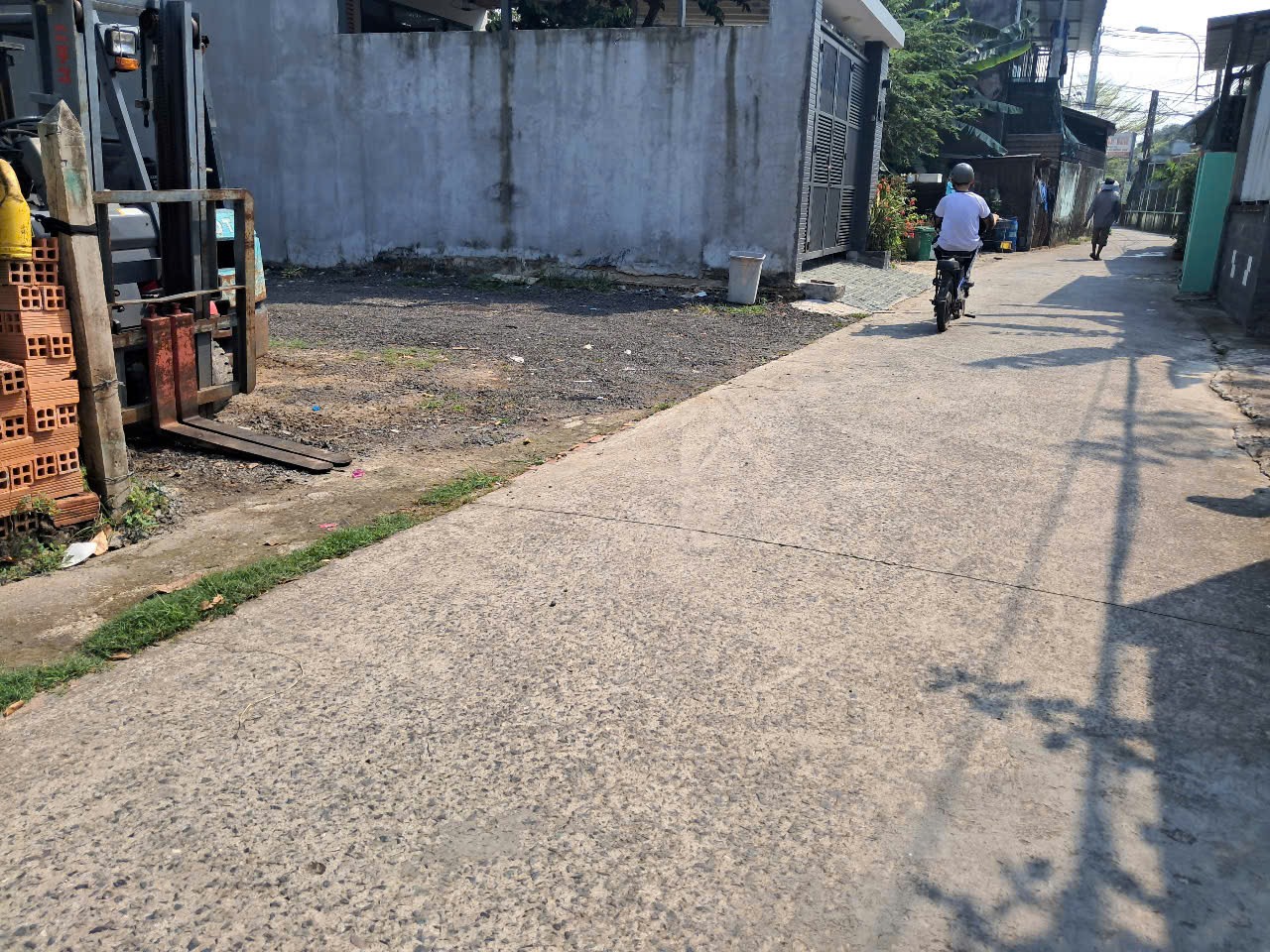 Bán đất 1 sẹc ngắn Đ. Bến Than, xã Hoà Phú Củ Chi, 10x30m, 300m2, đất dân cư hiện hữu xây dựng ngay