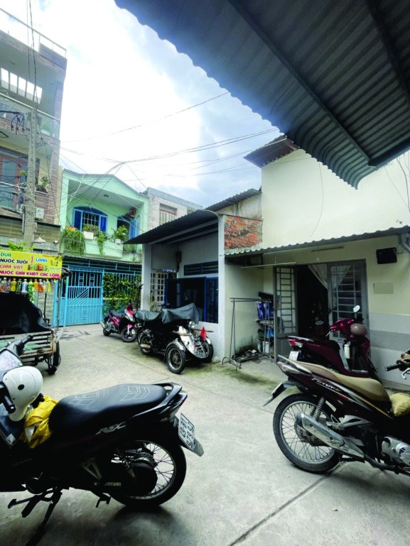 2 TỶ - KHÔNG CÓ CĂN THỨ 2 - Nhà 30m2, sổ riêng, không QH. Bình Thành BHH B.