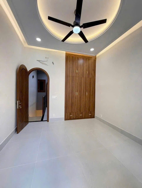SIÊU PHẨM NHÀ ĐẸP QUẬN 6, NGAY VÒNG XOAY CÂY GÕ GIÁP QUẬN 11, 3 TẦNG ĐÚC BTCT, 4PN, TẶNG FULL NỘI THẤT. GIÁ CHỈ 5.5 TỶ(TL)