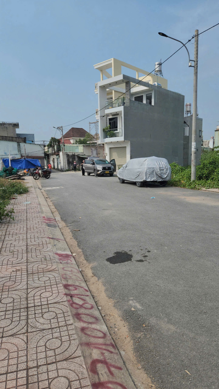 Bán Đất Full thổ 2mt Đường Nguyễn Văn Cự.  P Tân tạo A