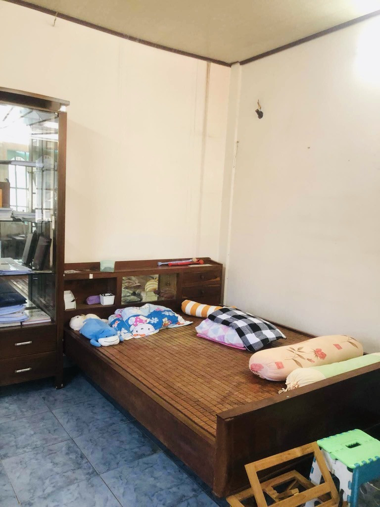 nhà đẹp công nhận 80m²  hẻm xe hơi vào nhà, gần Emart Gò Vấp, 2 tầng, 6.4 tỷ TL