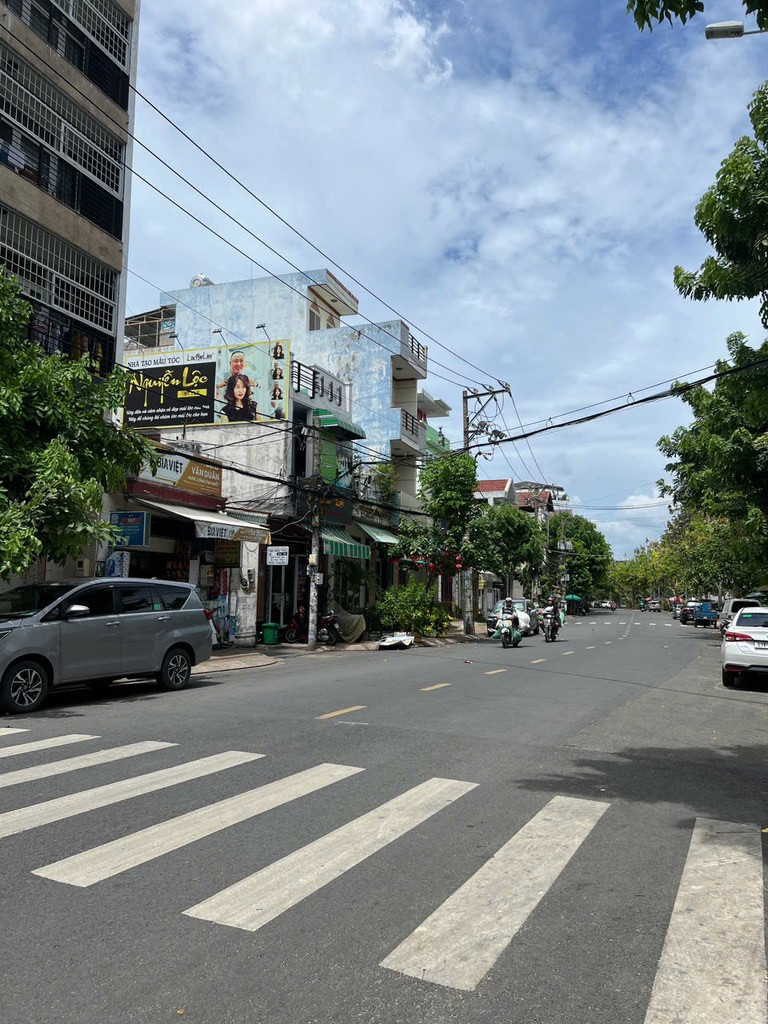 Bán nhà 5 tầng mặt tiền Nguyễn chúc chu 118m² ngang 6m Phường 15 Quận Tân Bình