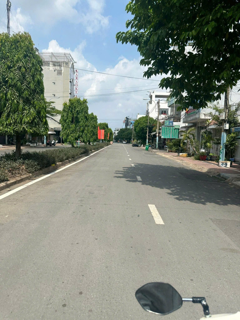 BDS HVL Cho Thuê 496m2 Mặt Bằng Kinh Doanh, Cuối đường Đại Lộ II, Phước Long A, Q9. Giá 40tr/ tháng.
