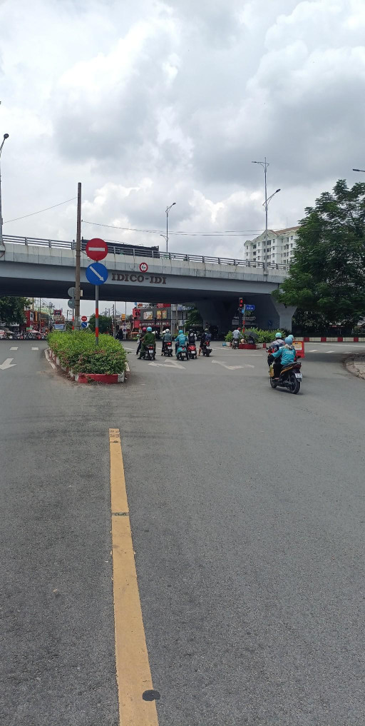 Bán nhà mặt tiền tỉnh lộ 10 6m2× 22m² Phường Tân Tạo A Quận Bình Tân