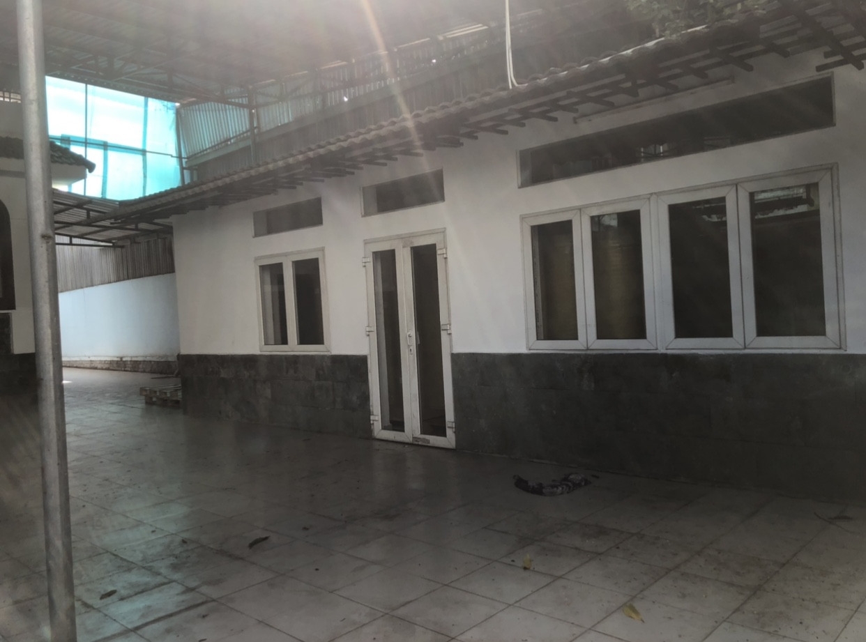 Bán/ cho thuê nhà biệt thự + kho tổng 845m2 ngã tư Ga Quận 12