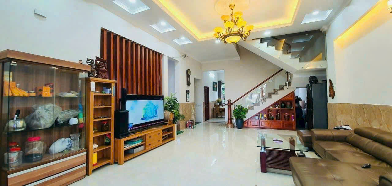 BDS  HVL Chủ gửi Bán Biệt Thự 1 trệt, 2 lầu giáp sông - Đường Long Thuận, P. Trường Thạnh, HCM