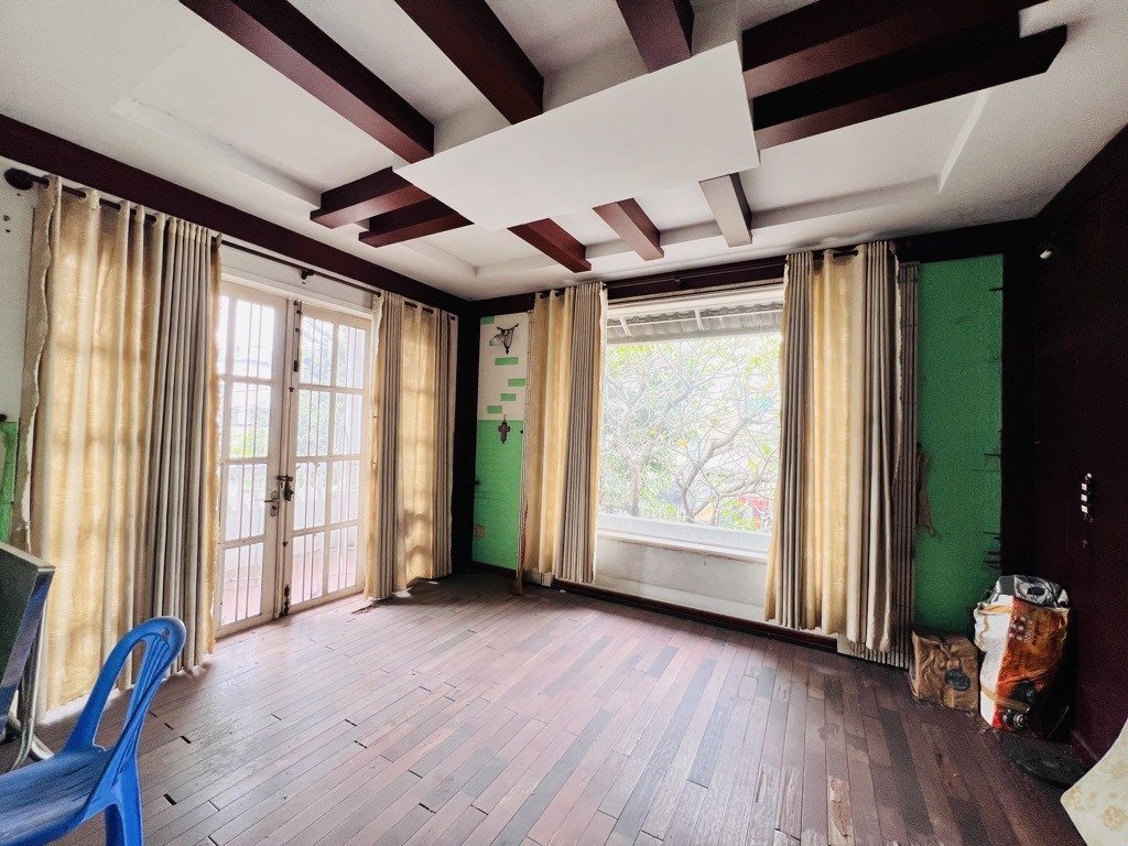 ĐỐI DIỆN CHỢ ĐẦU MỐI HOCMON - LÔ GÓC KHÔNG LỘ GIỚI - XE TẢI TỚI NHÀ - 200m2 ĐẤT - TIỆN XÂY BIỆT THỰ