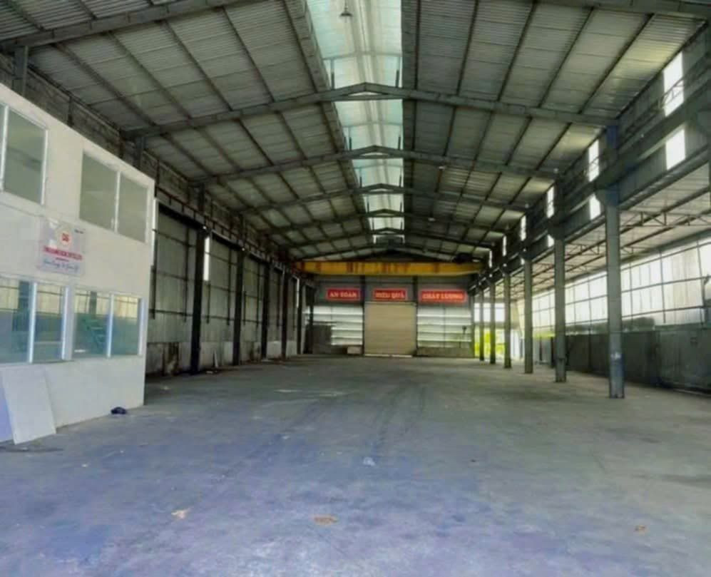 CHO THUÊ XƯỞNG MẶT TIỀN ĐƯỜNG XE CONTAINER