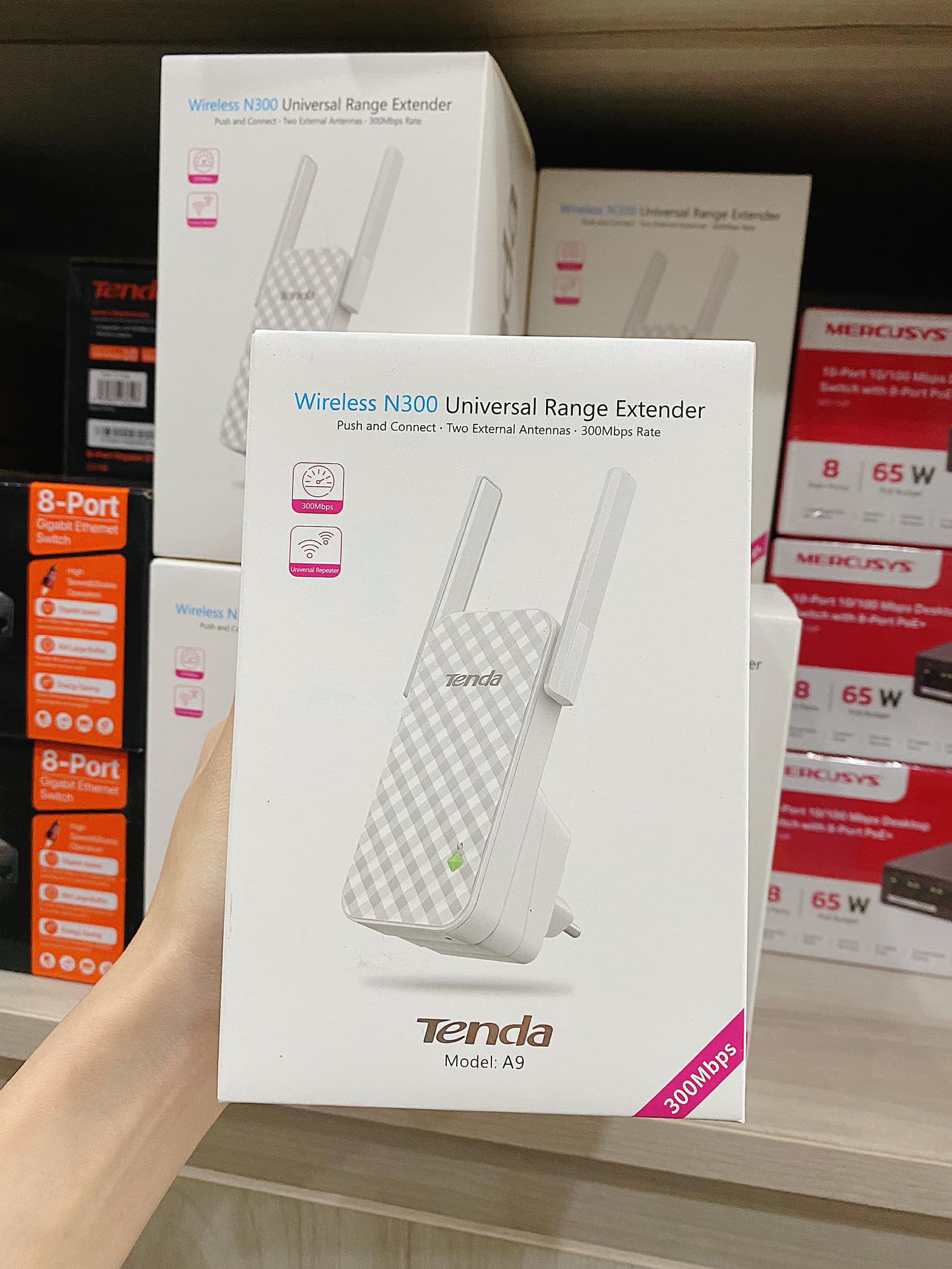 BO-KICH-SONG-WIFI-REPEATER-300Mbps-TENDA-A9