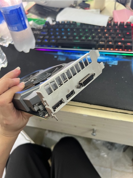 Card Màn Hình Galax GTX 1050Ti 4GB 2 FAN 2nd DVI/HDMI/DP CŨ BH 30N - Ảnh 3