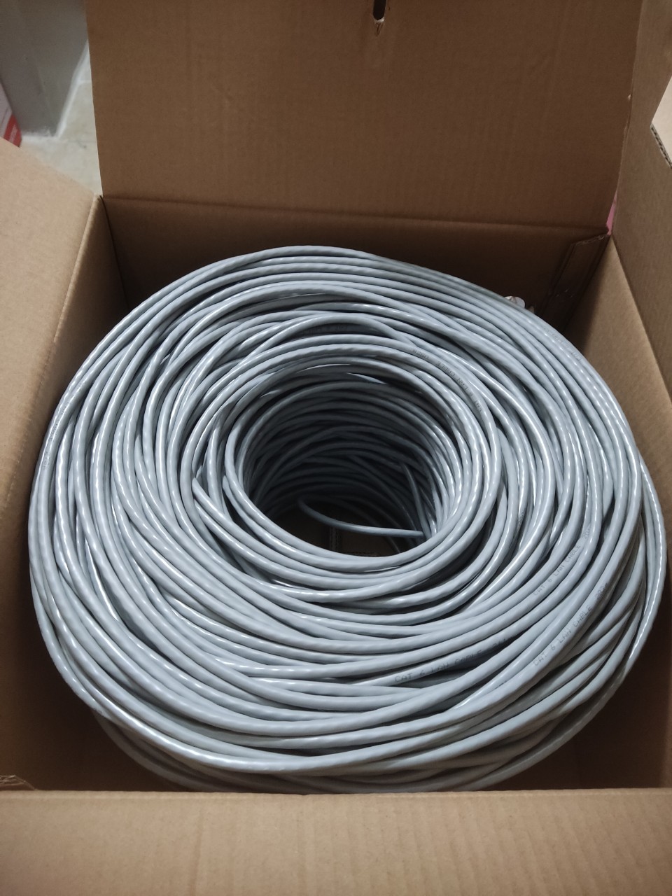  D-link dài 305M cat5e UTP 24aWG 