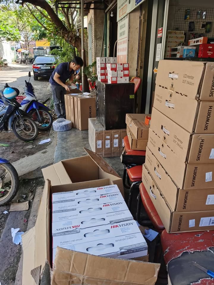 ĐẦU GHI CAMERA HIKVISION 8 KÊNH DS-7208HGHI/M1