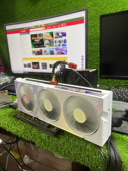 Card Màn Hình VGA Colorful iGame RTX 4060-8GB Ultra White OC - Ảnh 2