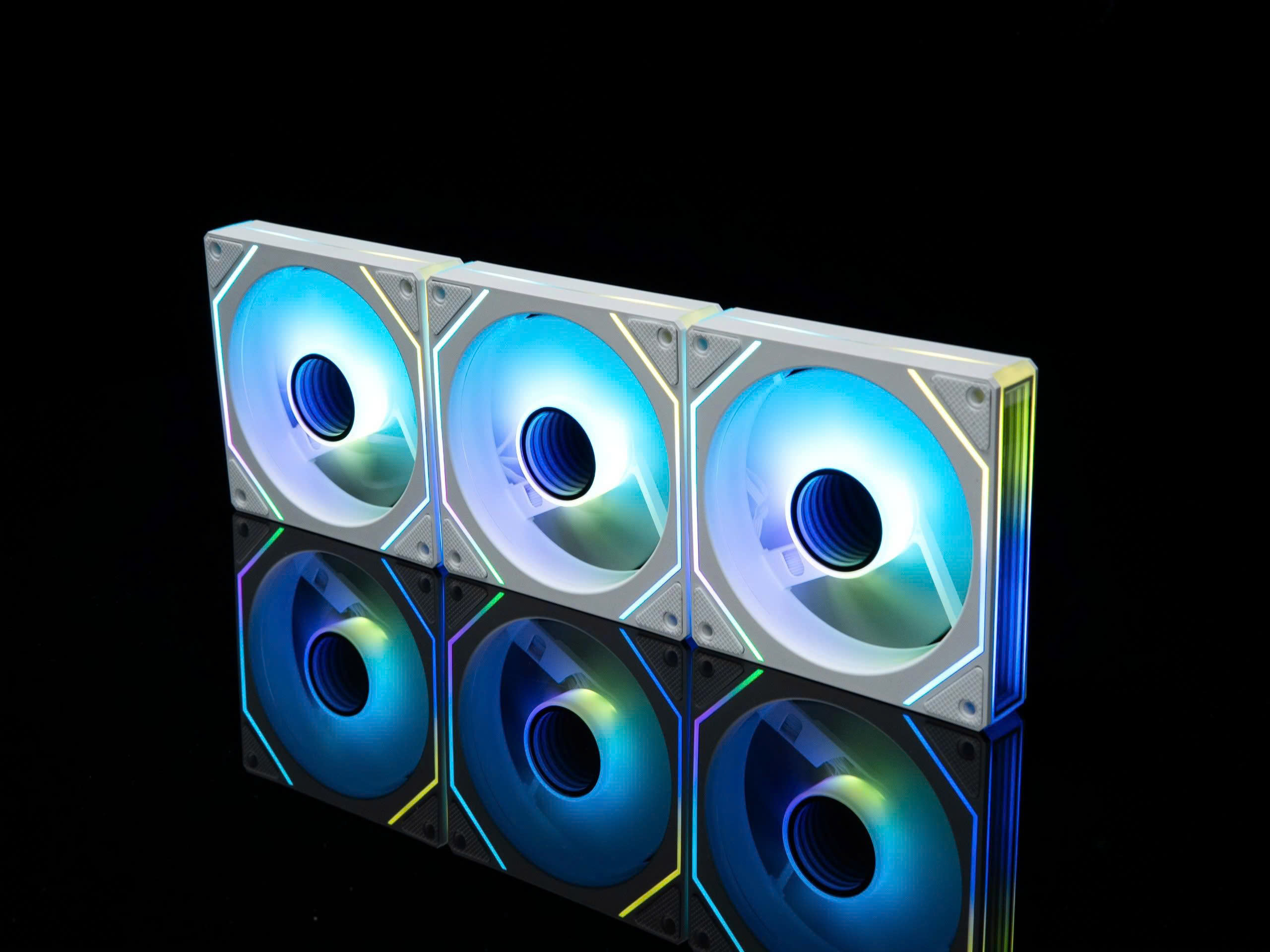 Fan case Leopard Prism 4 max ARGB Đen