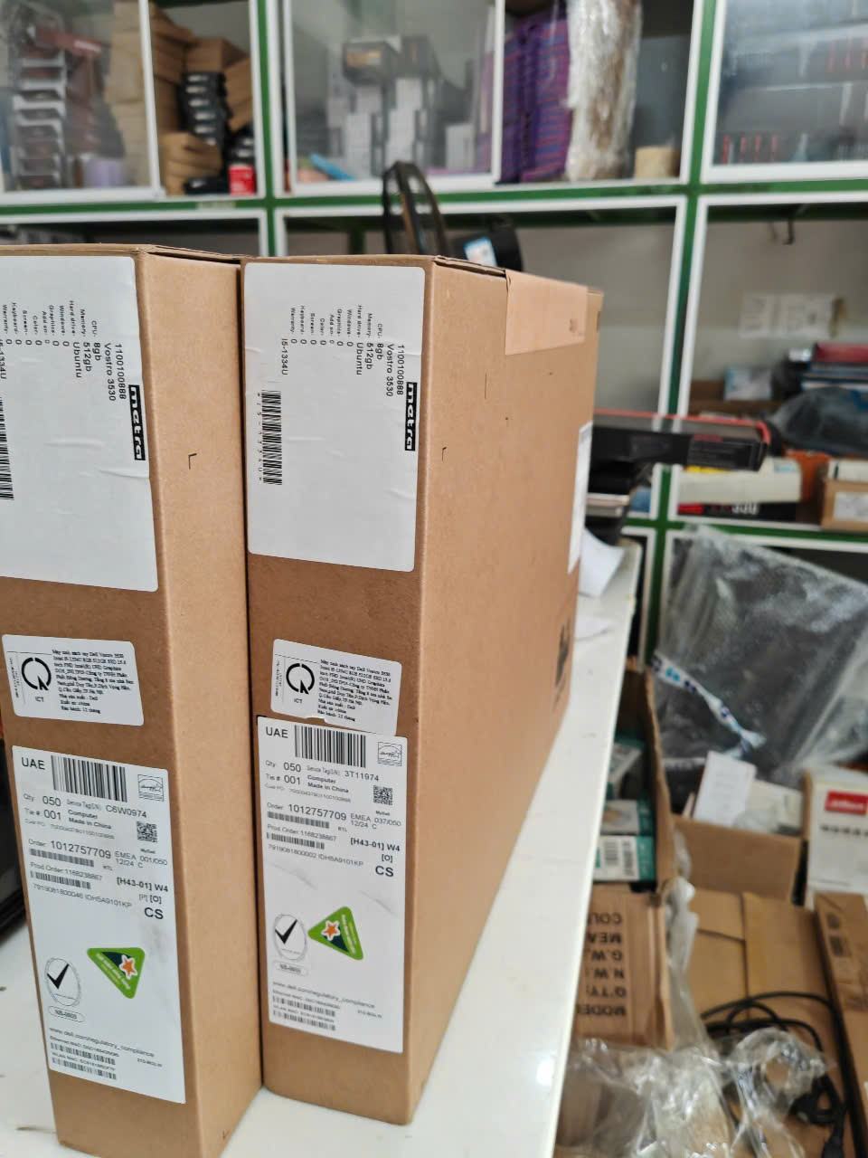 Laptop Dell Vostro 3530