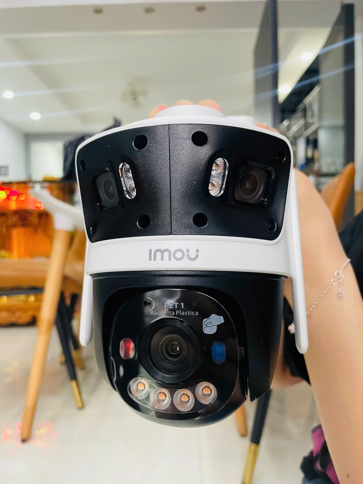 Camera Wifi IMOU Cruiser Triple 11MP IPC-S7UP-11M0WED