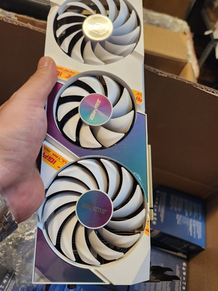 VGA Colorful iGame GeForce RTX 3060 TI Ultra White bh 5/2024 - Ảnh 3