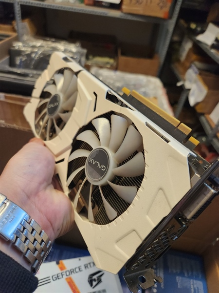Vga GaLAX GTX1080 8G trắng ngọc trinh - Ảnh 3