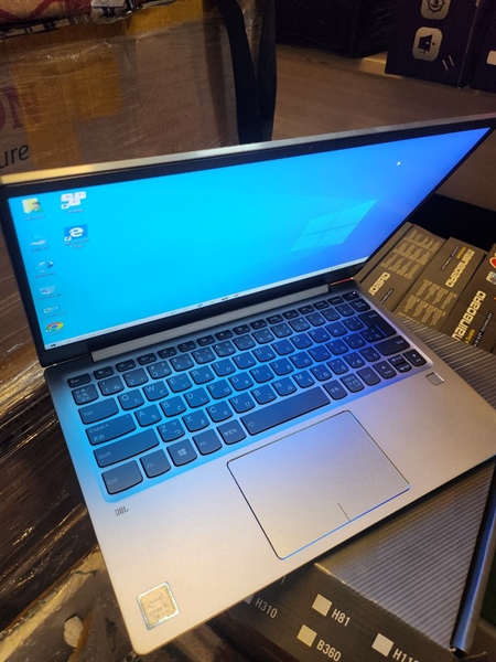 Lenovo 81BV Full HD màu bạc i5 8250U Ram 8Gb nhôm nguyên khối - Ảnh 5