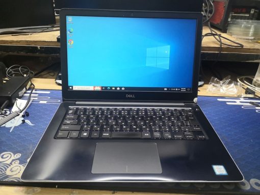 Laptop Dell Vostro 5370 (i5-8250U/ Ram 8GB/ SSD 256GB/ 13.3"FHD