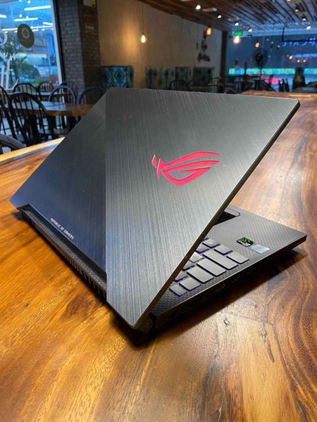Asus Rog Strix G3 M core i7 9750H 16Gb SSD 512, RTX1660Ti 6GB