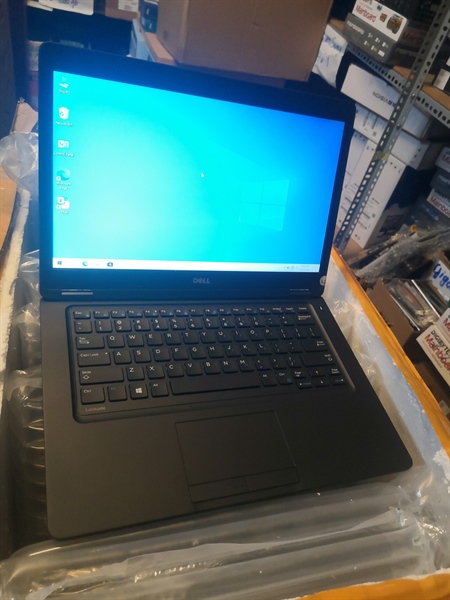 Dell Latitude E5480 Core i5-7200u / Ram 8Gb / SSD 256Gb / Màn 14 Full HD