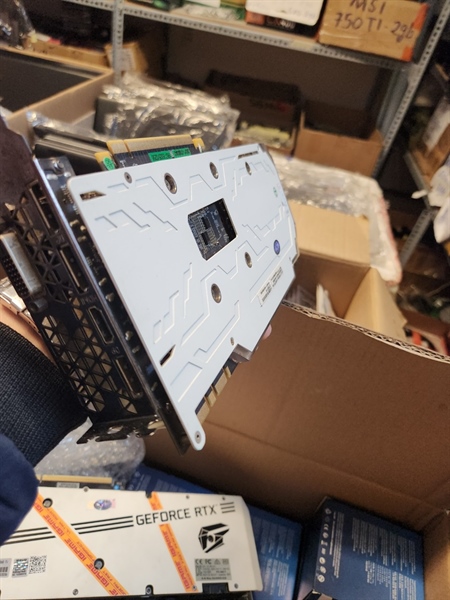 Vga GaLAX GTX1080 8G trắng ngọc trinh - Ảnh 2
