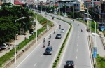Khu vực đường đê Âu Cơ sẽ xây dựng cầu vượt. Ảnh: Đoàn Loan