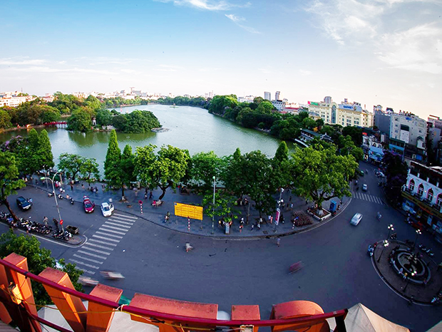 Hồ Gươm nhìn từ trên cao