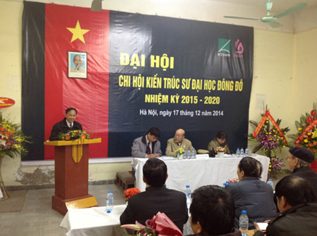 KTS Nguyễn Tấn Vạn – Chủ tịch Hội KTS VN chúc mừng lễ ra mắt Chi hội và phát biểu ý kiến.