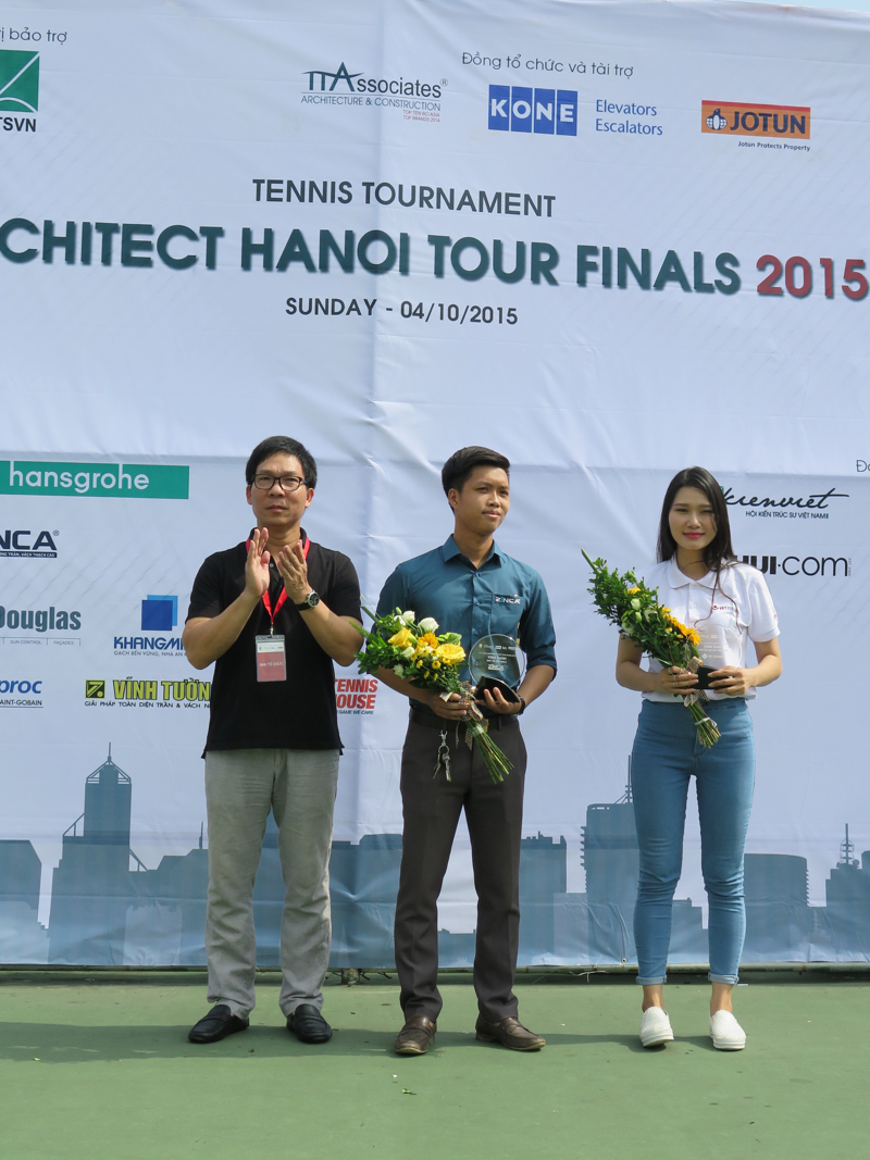 Nhà tài trợ Vàng chụp lưu niệm cùng BTC