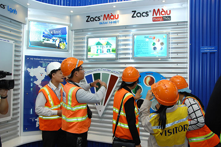 Khách mời tham quan Showroom tại nhà máy Phú Mỹ (BRVT)