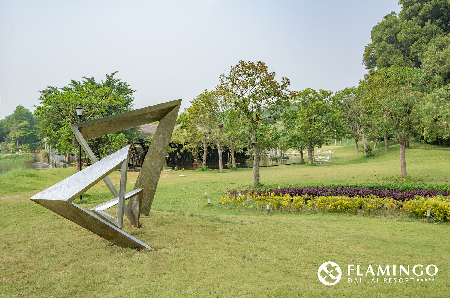 Tác phẩm Bình (Cân Bằng) - NĐK. Phạm Bảo Sơn