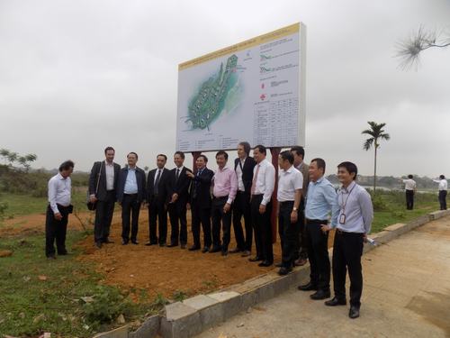 Các đại biểu tham quan thực địa Khu phần mềm