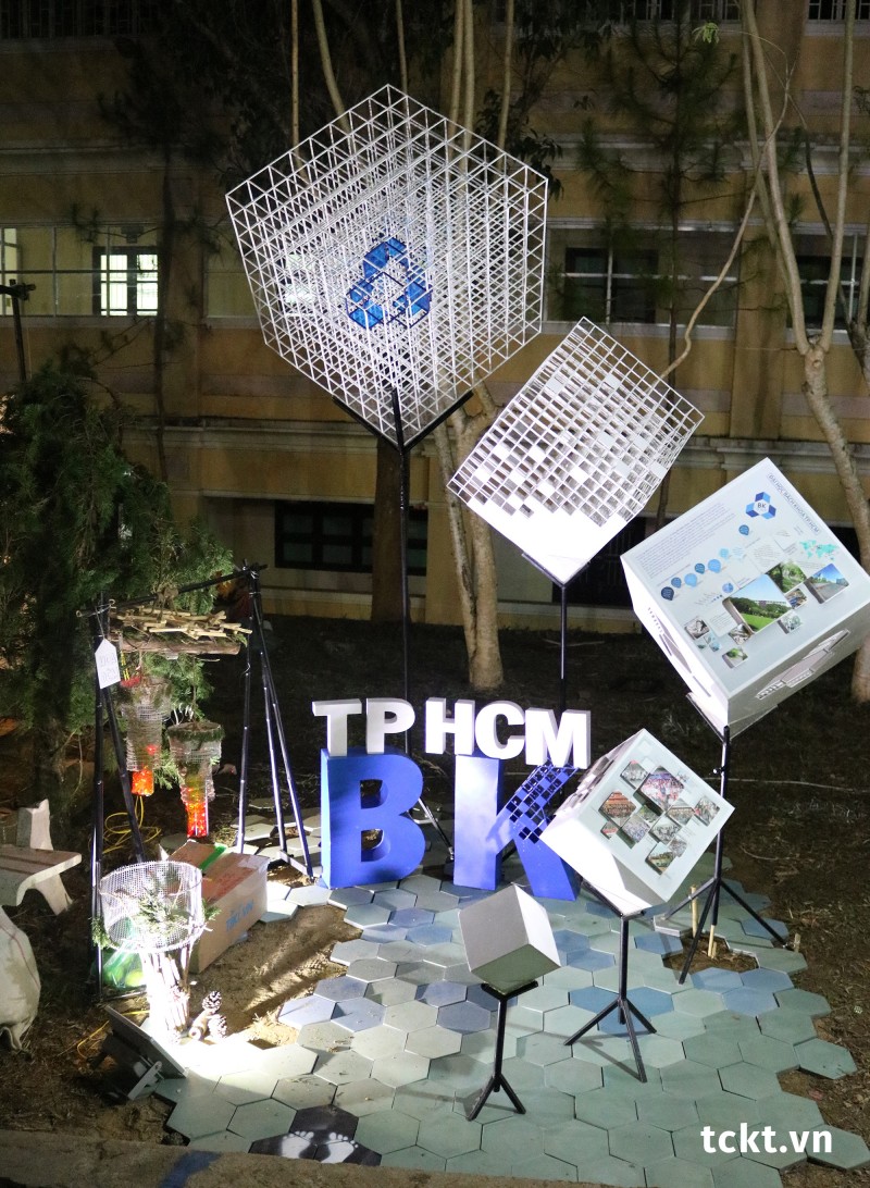 Trường ĐH Bách khoa TP Hồ Chí Minh - Giải Nhì Pano, Giải Ba Tái chế - Sắp đặt