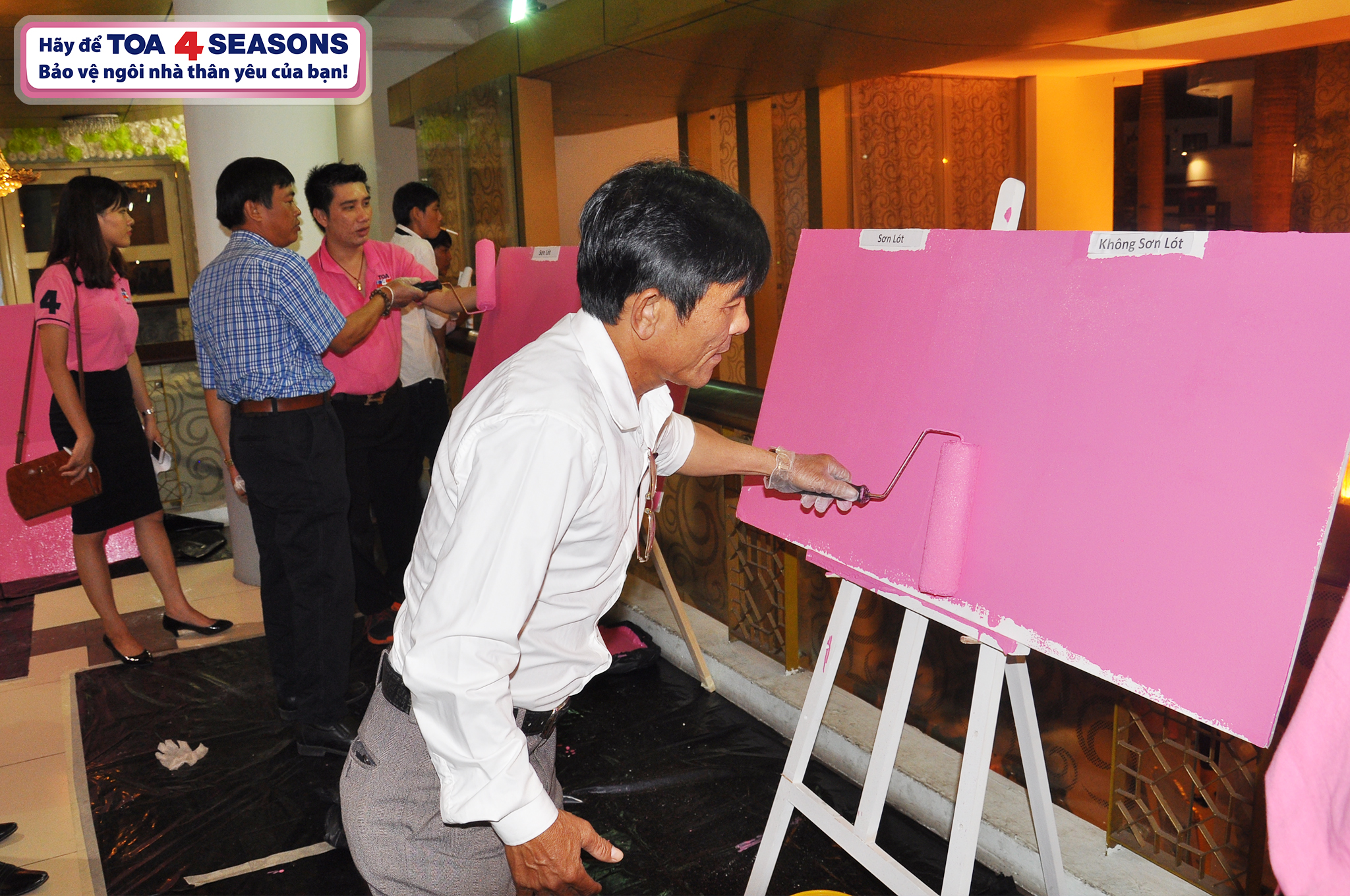 Khách-mời-trải-nghiệm-thi-công-thực-tế-với-sản-phẩm-TOA-4-Seasons1