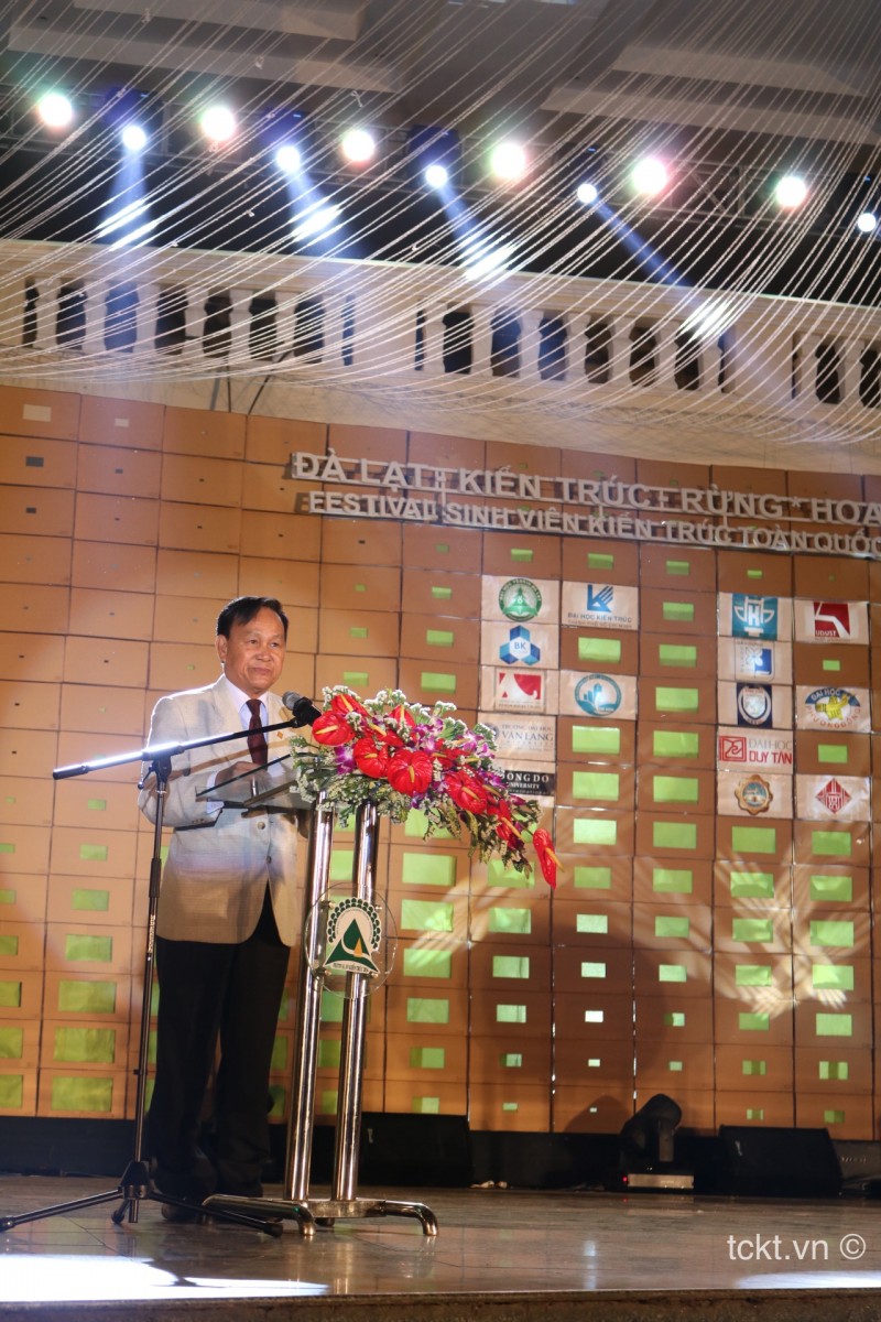 KTS Nguyễn Tấn Vạn - Chủ tịch Hội KTSVN phát biểu tại lễ khai mạc