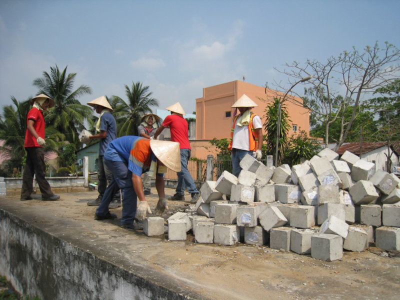 Gạch block với thành phần cốt liệu là giày dép phế thải
