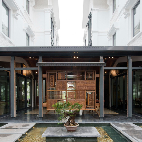 Sân sau thư giãn và đẹp mắt chẳng kém như khu thư giãn trong resort. Đây cũng khu vực thiền lý tưởng cho các thành viên trong gia đình.