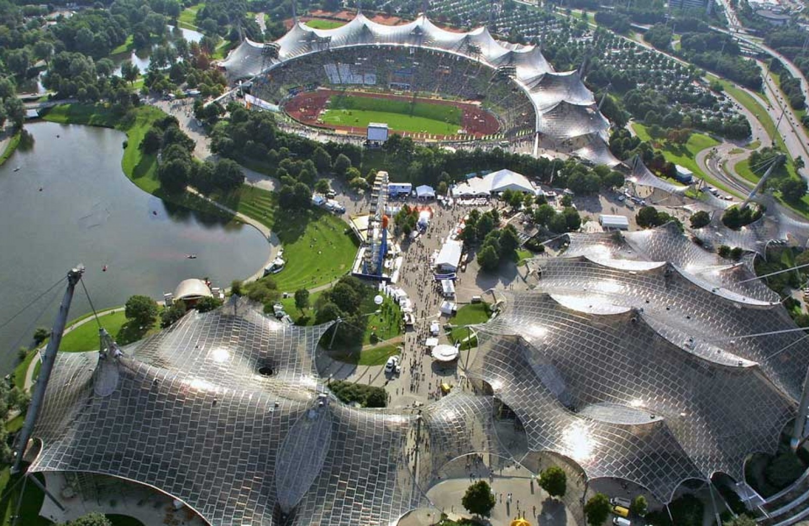 Khu liên hợp thể thao ở Olympic Munich 1972. (Ảnh: Atelier Frei Otto Warmbronn) KTS Frei Otto (CHLB Đức) giành giải thưởng Pritzker 2015