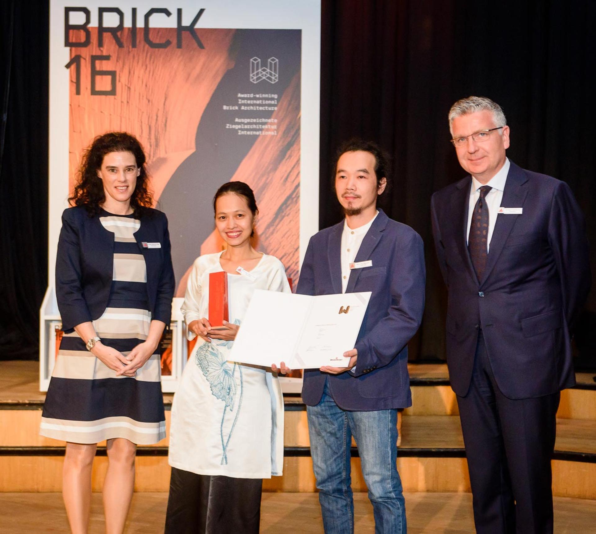brickaward2