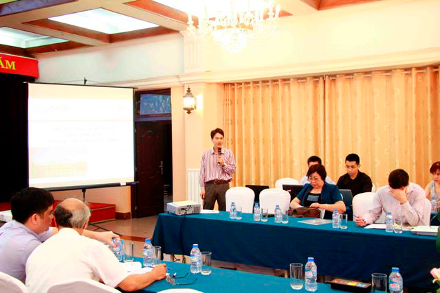 Đại diện WINROCK - ông Đặng Vũ Tùng trình bày tham luận tại Hội thảo