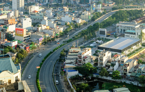 Theo UBND TP HCM, khi hoàn thành, đoạn đường ven sông Sài Gòn sẽ kết nối, hình thành trục giao thông ven sông song hành với trục đường Nguyễn Hữu Cảnh. Ảnh: MT