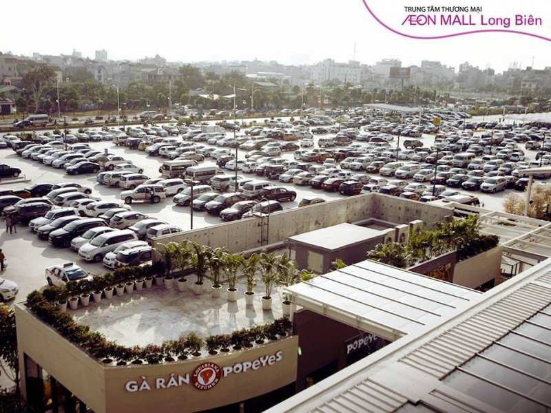 Khu đỗ xe tại Trung tâm mua sắm Aeon Mall Long Biên (Hà Nội) thuộc tập đoàn Aeon Nhật Bản