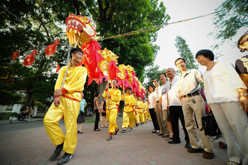 Khu vực Hồ Gươm thường xuyên tổ chức lễ hội vào những ngày Lễ lớn.