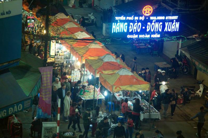 Các tuyến phố đi bộ trong khu phố Cổ Hà Nội được phân bổ các chức năng riêng biệt: thương.