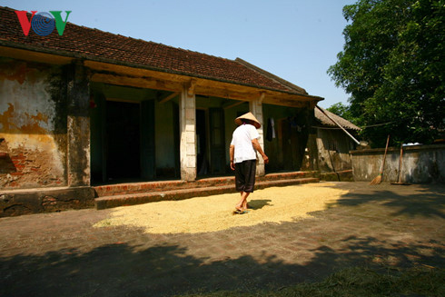 Sân gắn liền với ngôi nhà trong sản xuất nông nghiệp