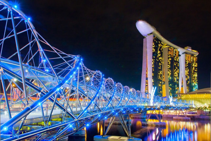 f9490-helix-bridge-and-marina-bay-sands-hotel-casino-singapore