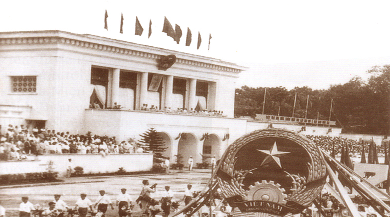 Lễ đài Ba Đình xây dựng năm 1960 